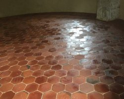 Sol en carreaux hexagonaux de 19 en réplique à l’identique 